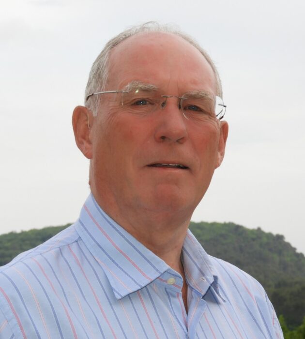 Photo portrait of John Ellis